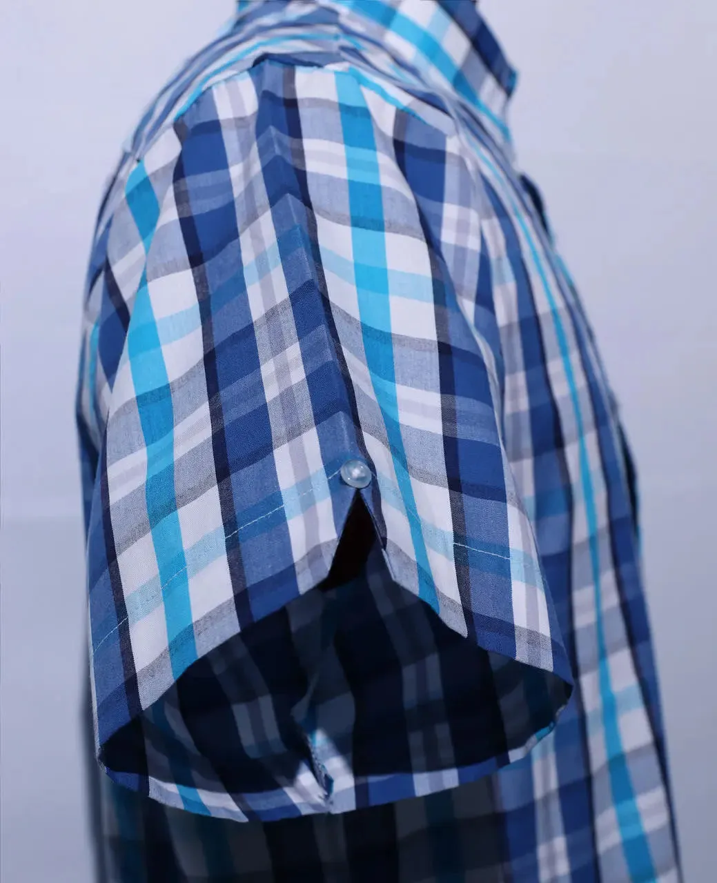Men's Short Sleeve Blue And Sky Blue Plaid Shirt Size M