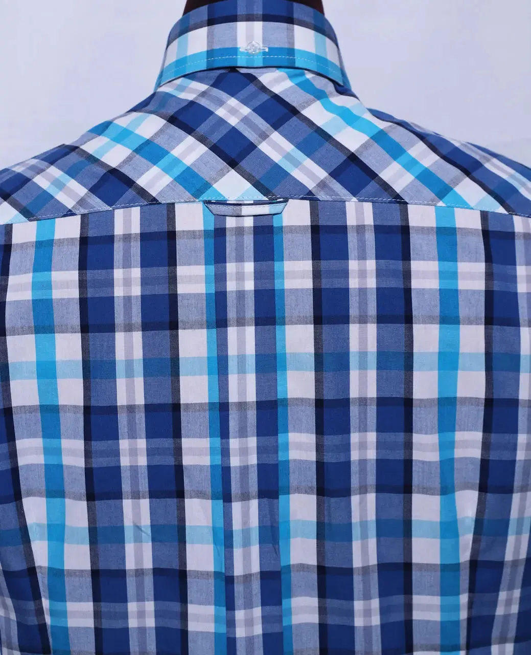 Men's Short Sleeve Blue And Sky Blue Plaid Shirt Size M