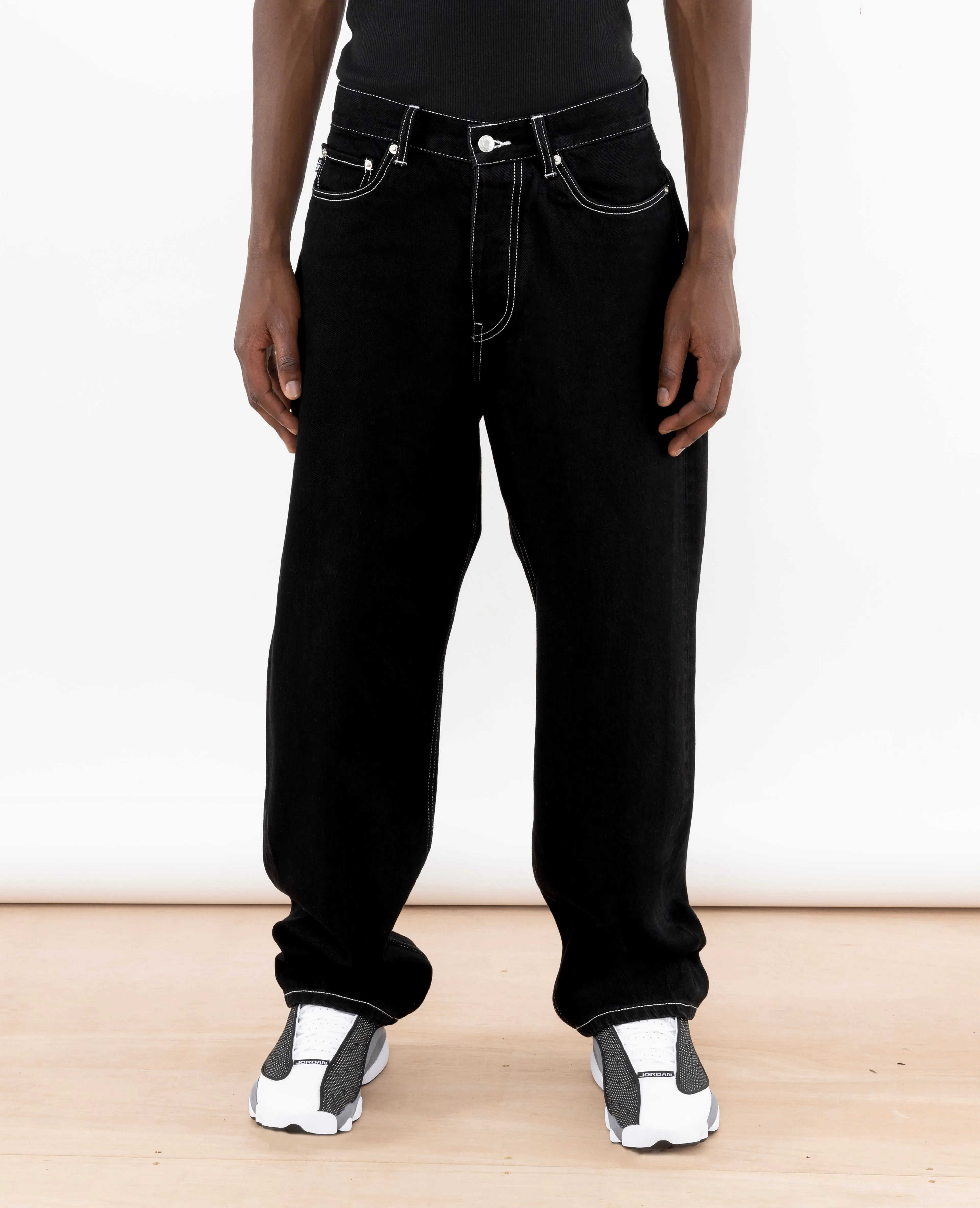 Patta Contrast Stitch Loose Denim Pants (Black)