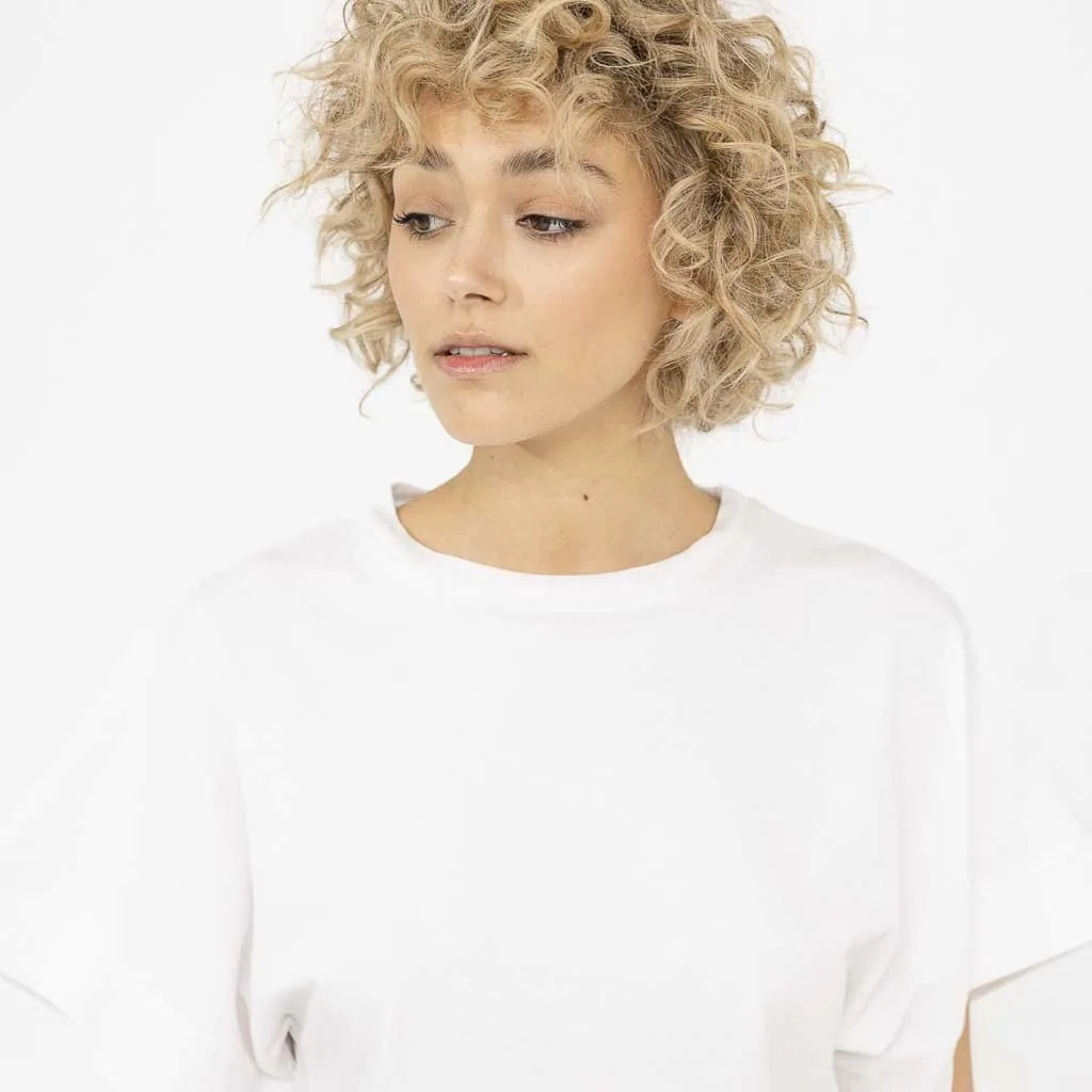 Zoubida Womens Round Neck T-Shirt in White with Loose Sleeves